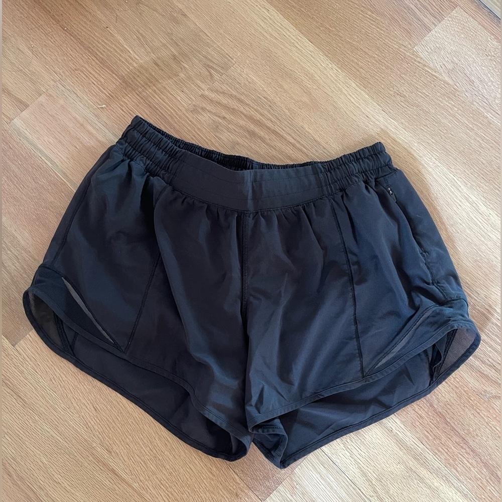LULU LEMON hotty hot shorts